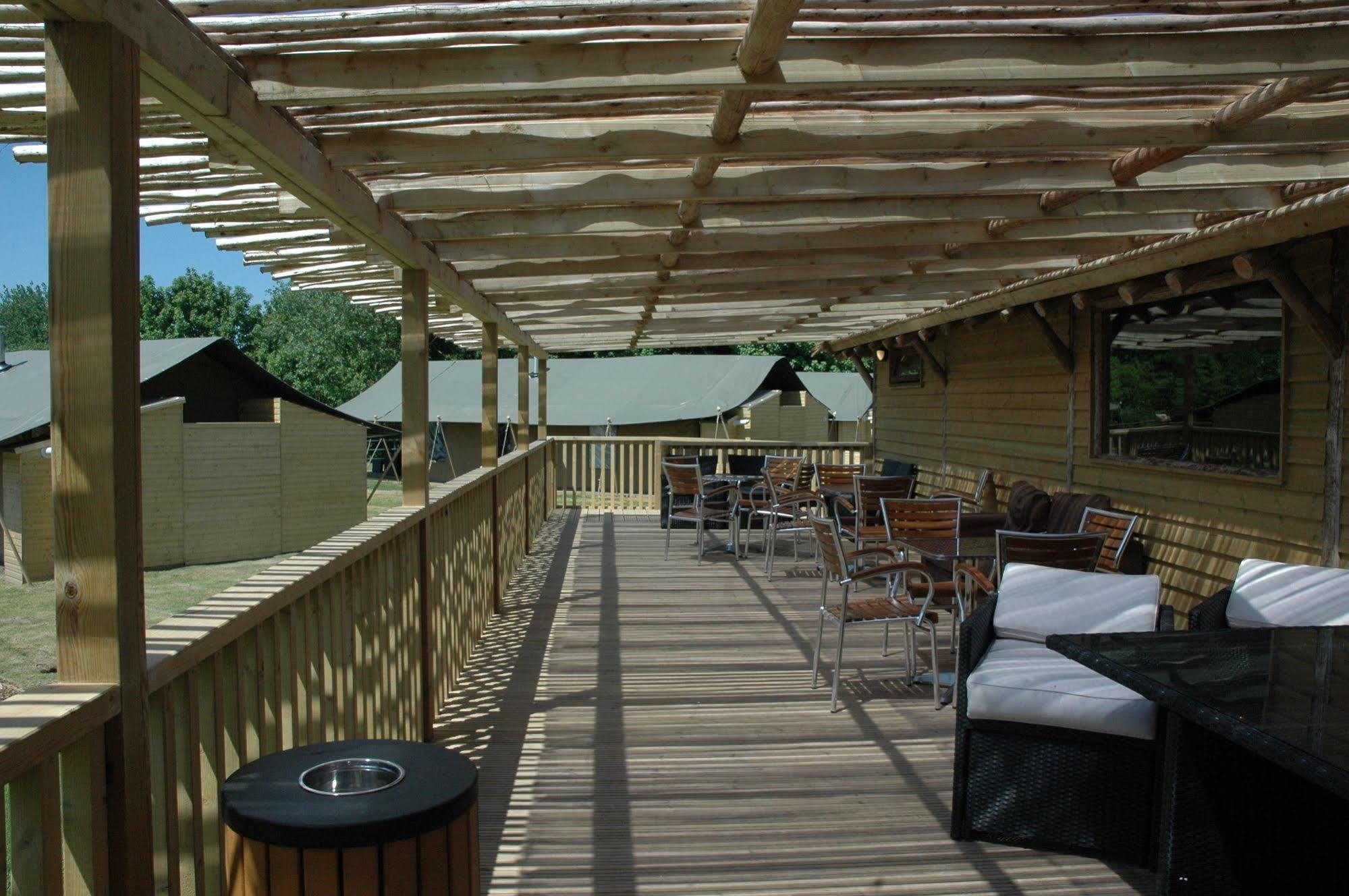 Bear Lodge - Glamping Lympne Zewnętrze zdjęcie